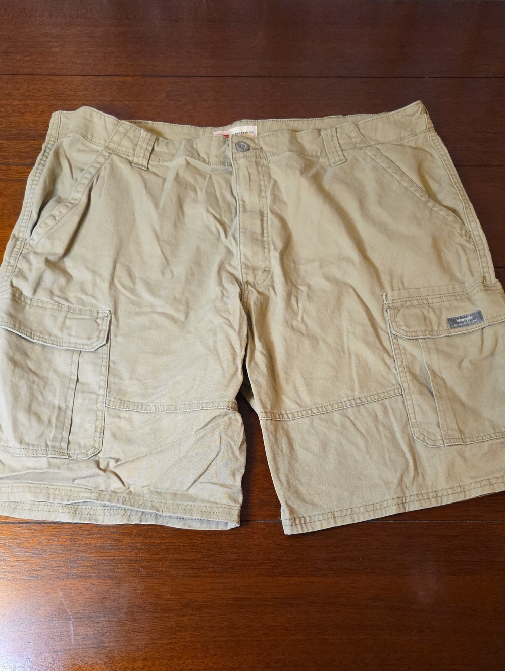Wrangler Men's Khaki Cargo Shorts Size 40x10